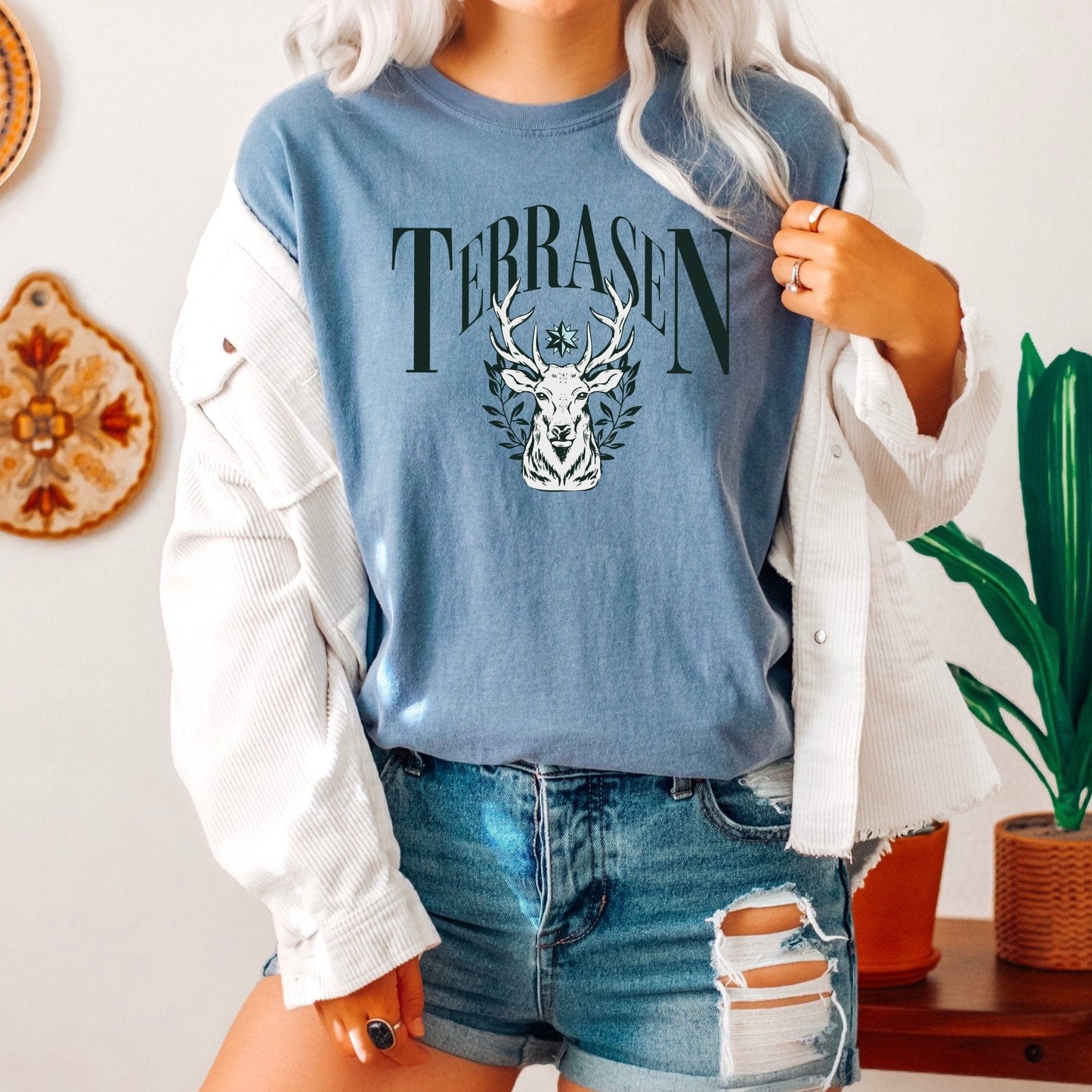 Original Design, Terrasen Sweatshirt, Throne of Glass sweater, Gift for the Rhysand Fan Girl, ACOTAR Merch, Aelin Galathynius Shirt - AFADesignsCo